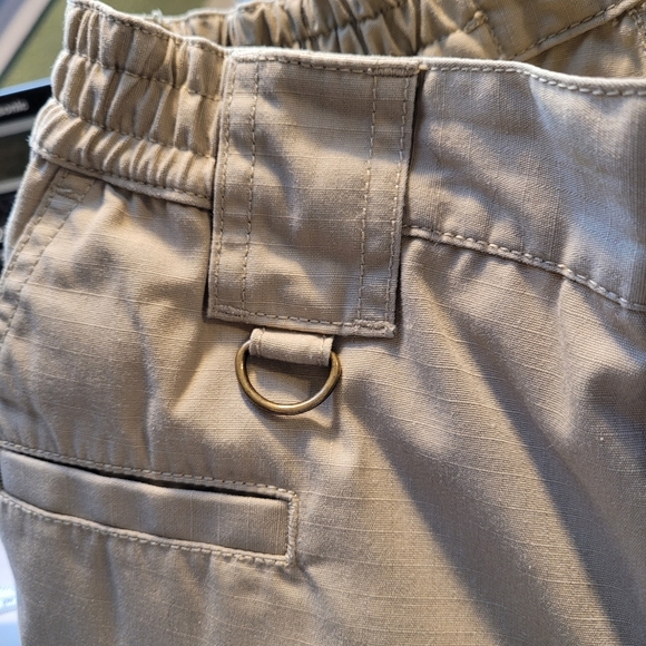 NWOT 5.11 Tactical women's khaki cargo pants - 4 - Picture 7 of 10